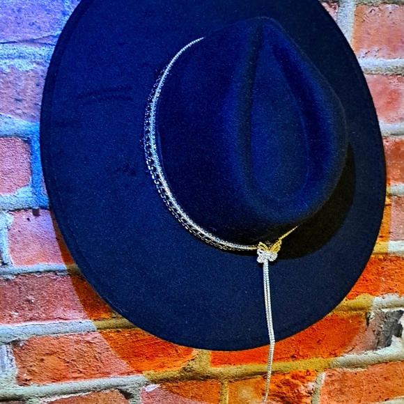 Wool STUNNER - Picture 7 of 7